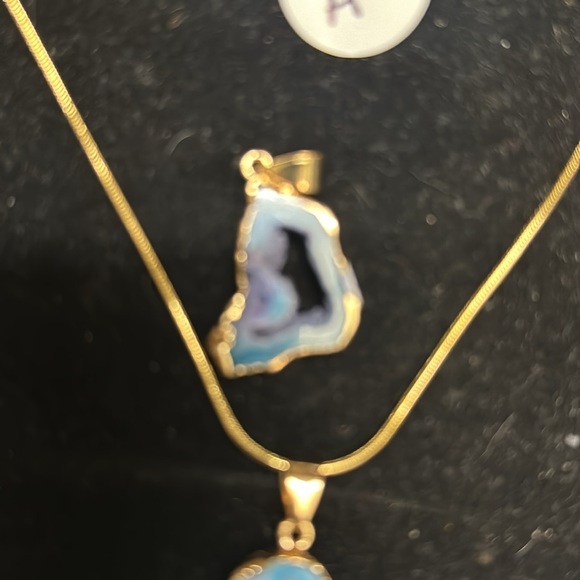 Blue geode sliced agate druzy pendants gold metal lined - Picture 2 of 6